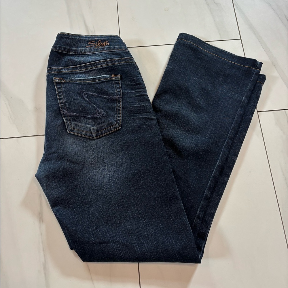 Silver Suki boot cut jeans dark wash size 28x28